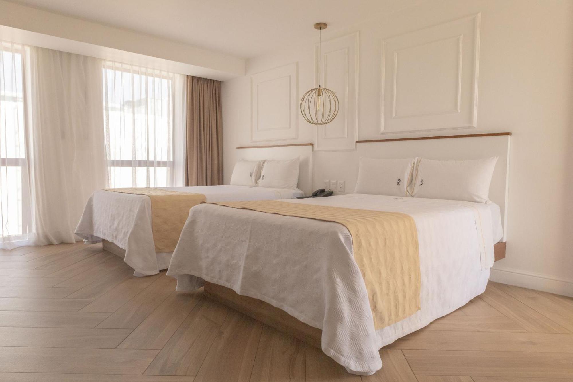 Six Hotel Guadalajara Degollado Εξωτερικό φωτογραφία