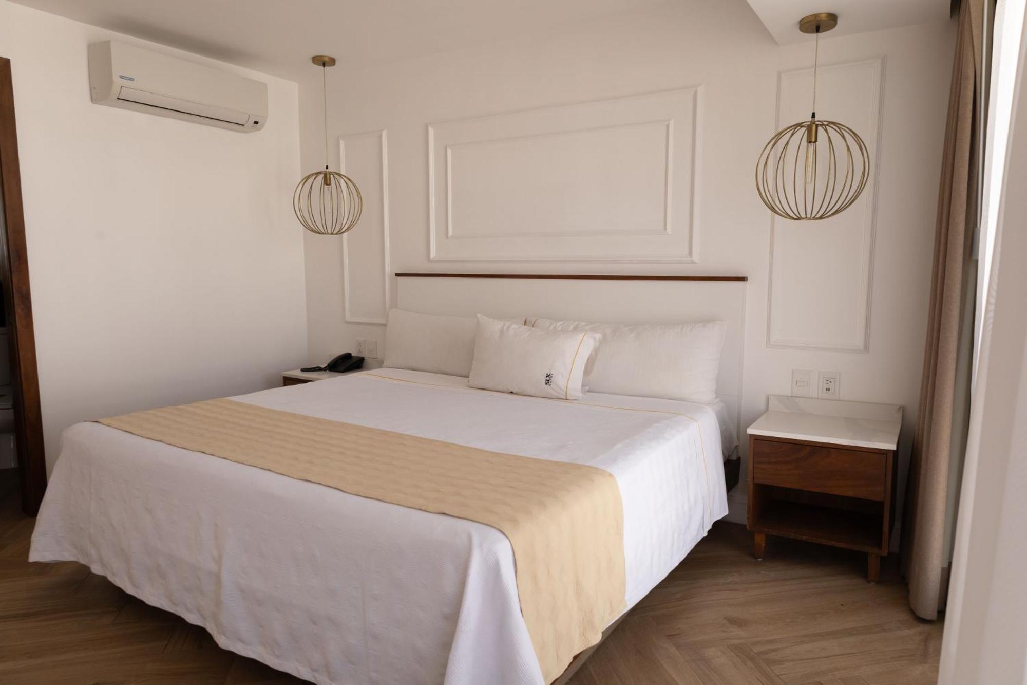 Six Hotel Guadalajara Degollado Εξωτερικό φωτογραφία