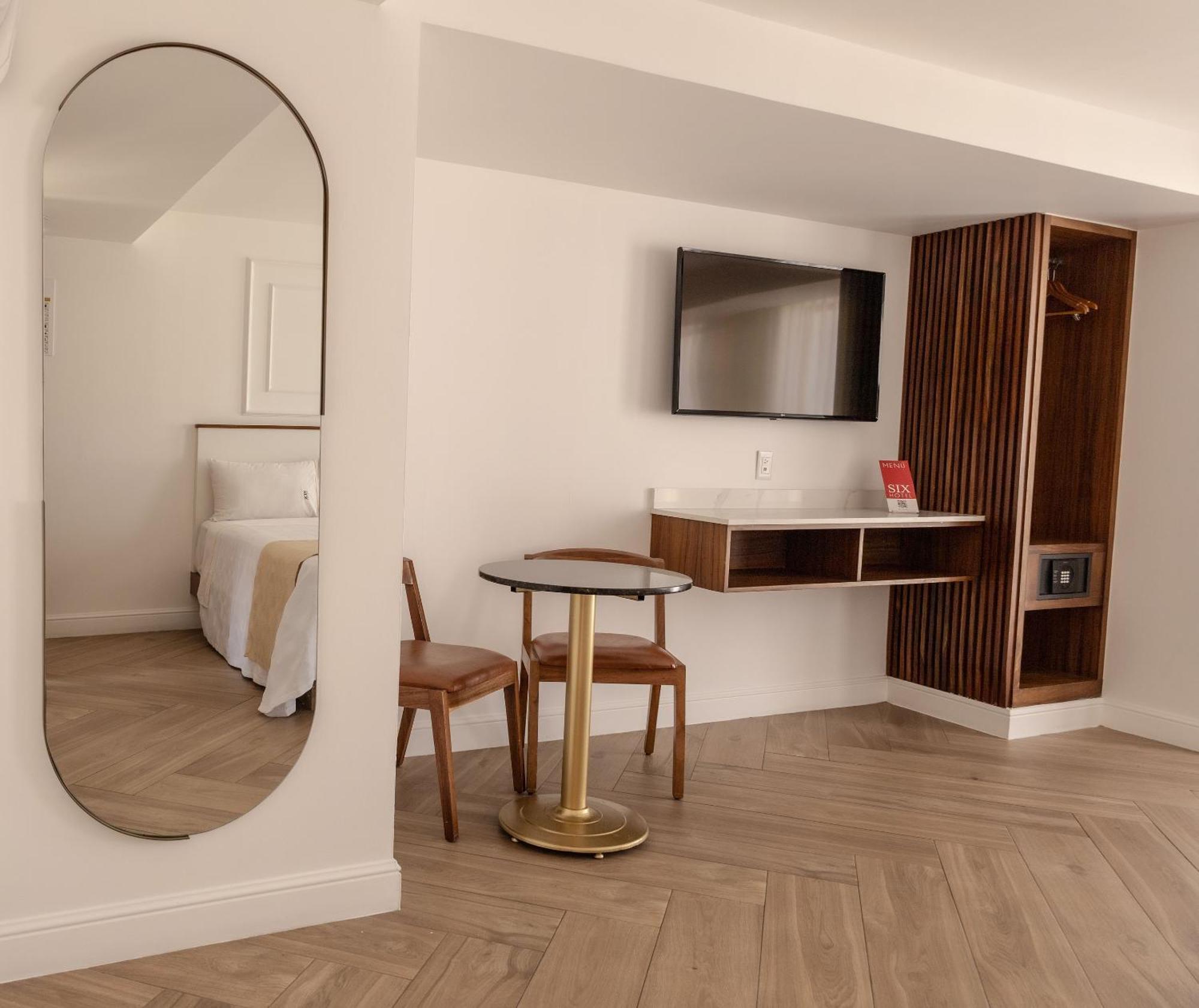 Six Hotel Guadalajara Degollado Εξωτερικό φωτογραφία
