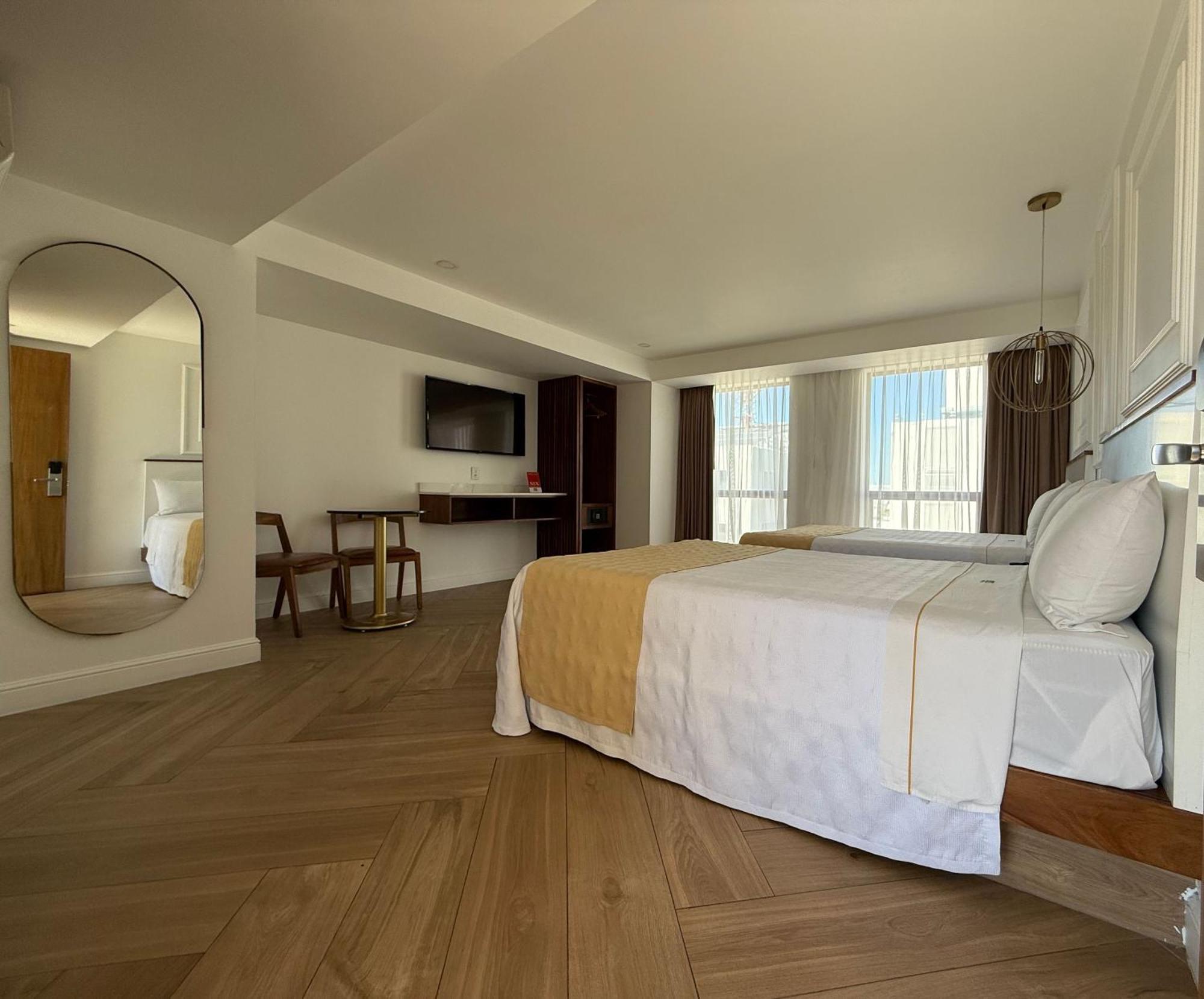 Six Hotel Guadalajara Degollado Εξωτερικό φωτογραφία